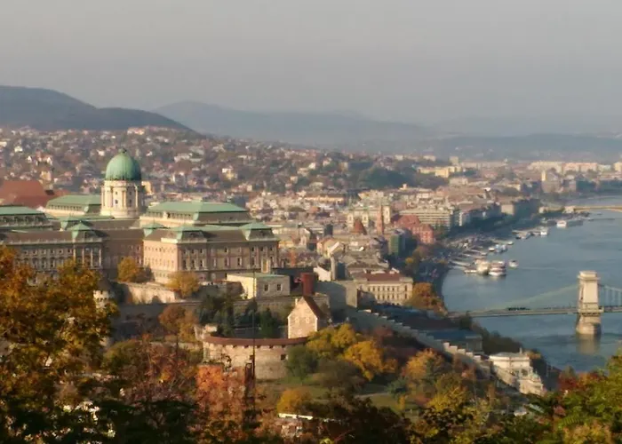 Danube River View Close To Parlament Apartament *
